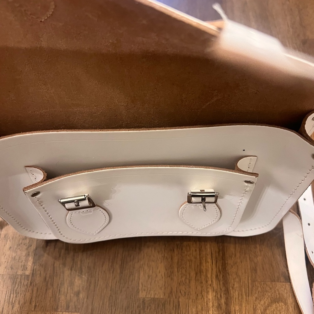 Cambridge Satchel Company White Leather Crossbody Satchel - Picture 3 of 14